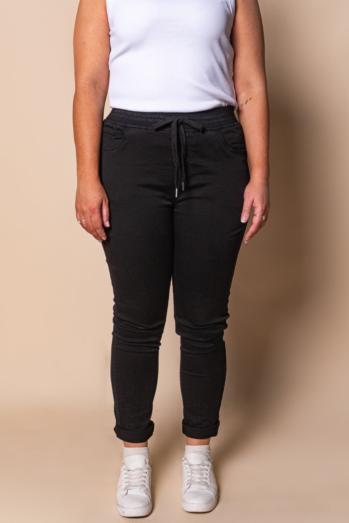 Sylvia Jogger Pants in Black - Foxwood