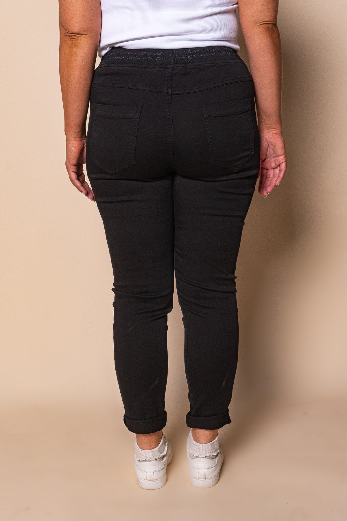 Sylvia Jogger Pants in Black - Foxwood