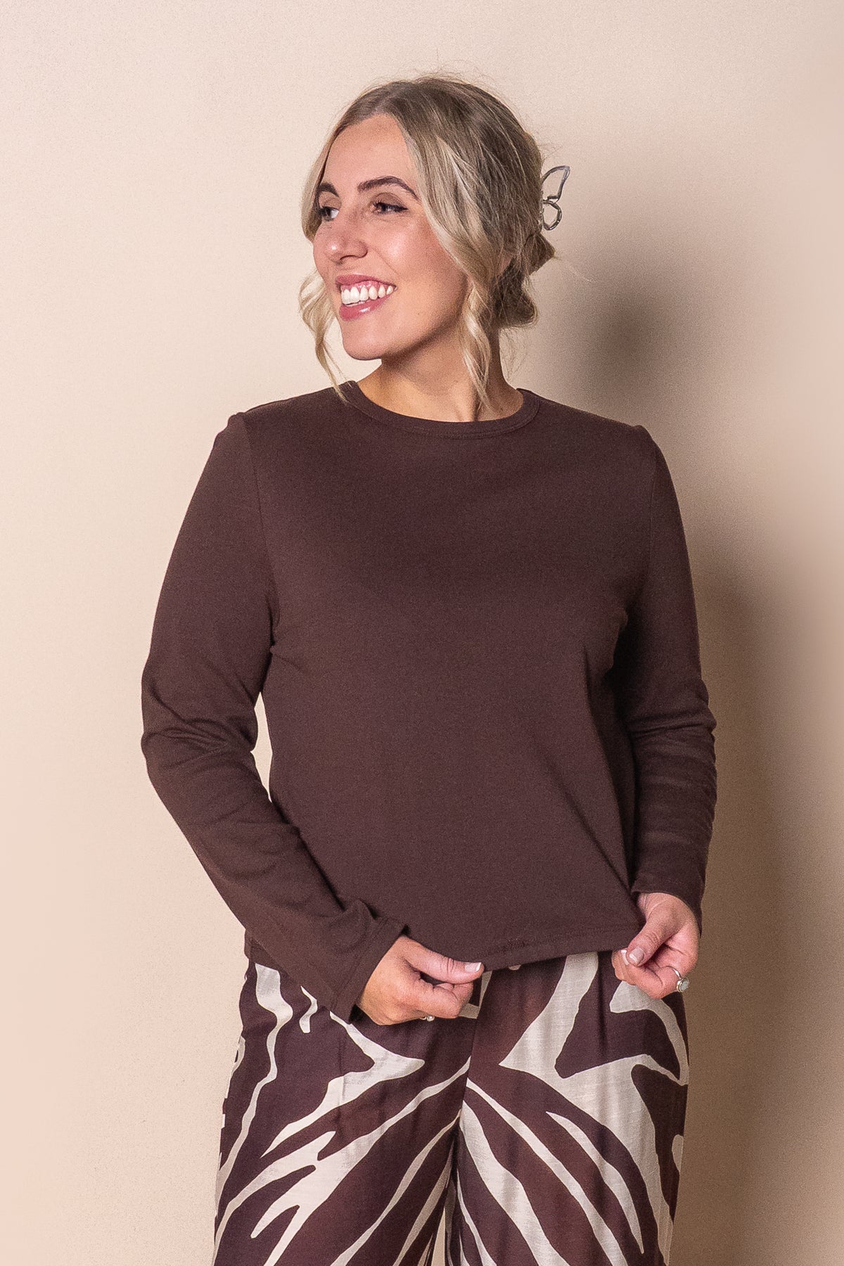 Regular L/S Tee in Chocolate - Silent Theory