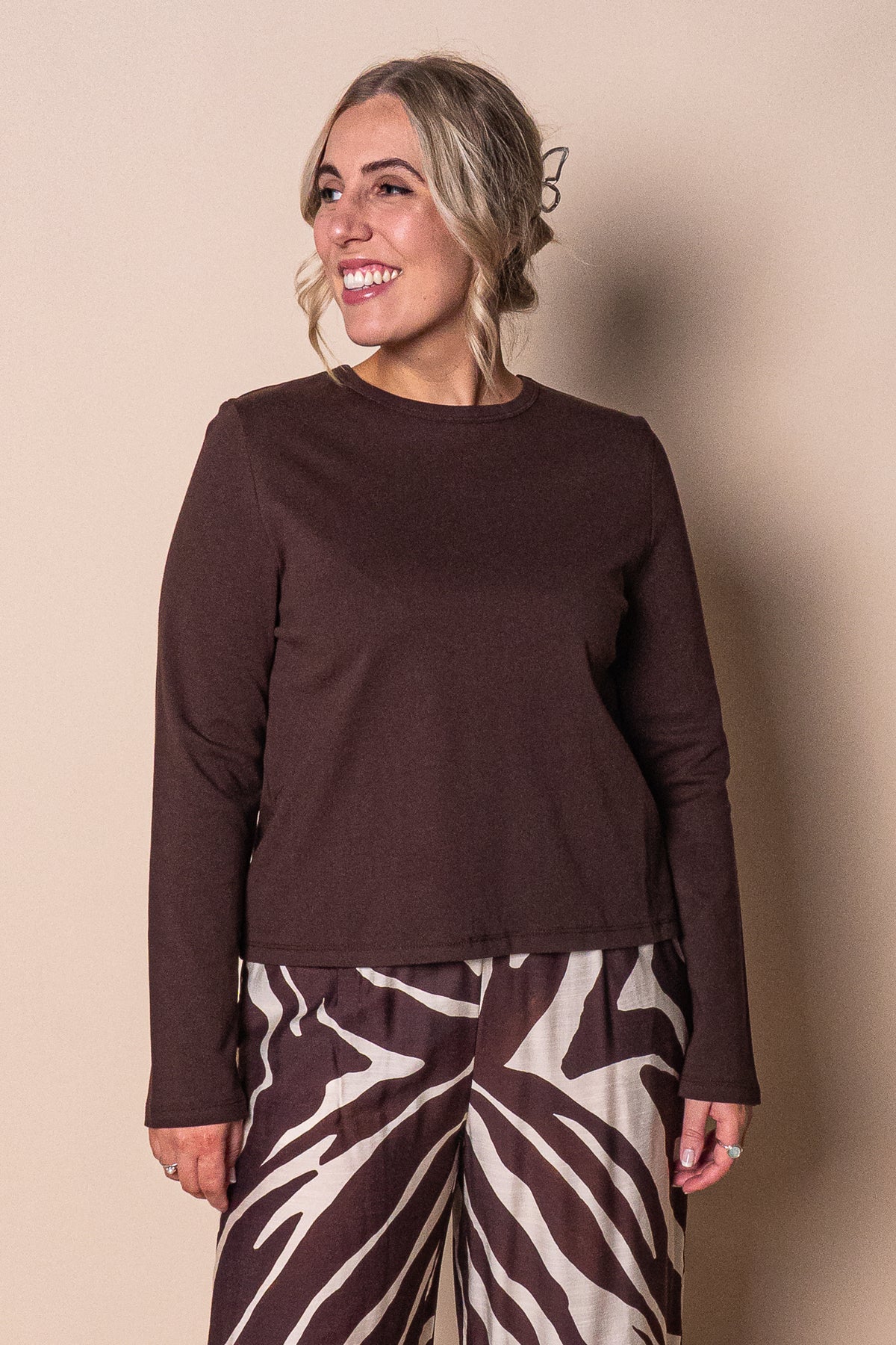 Regular L/S Tee in Chocolate - Silent Theory