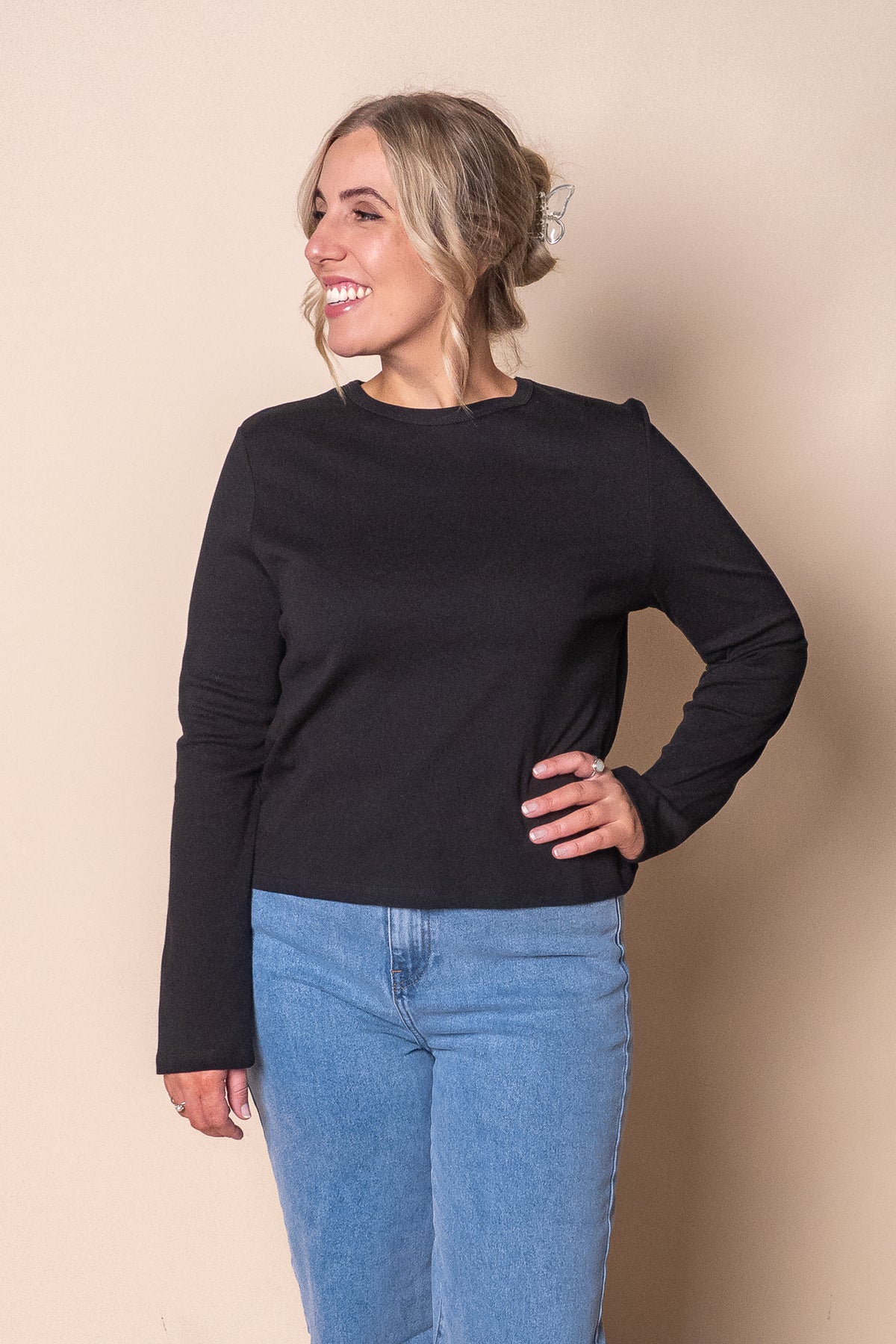 Regular L/S Tee in Black - Silent Theory