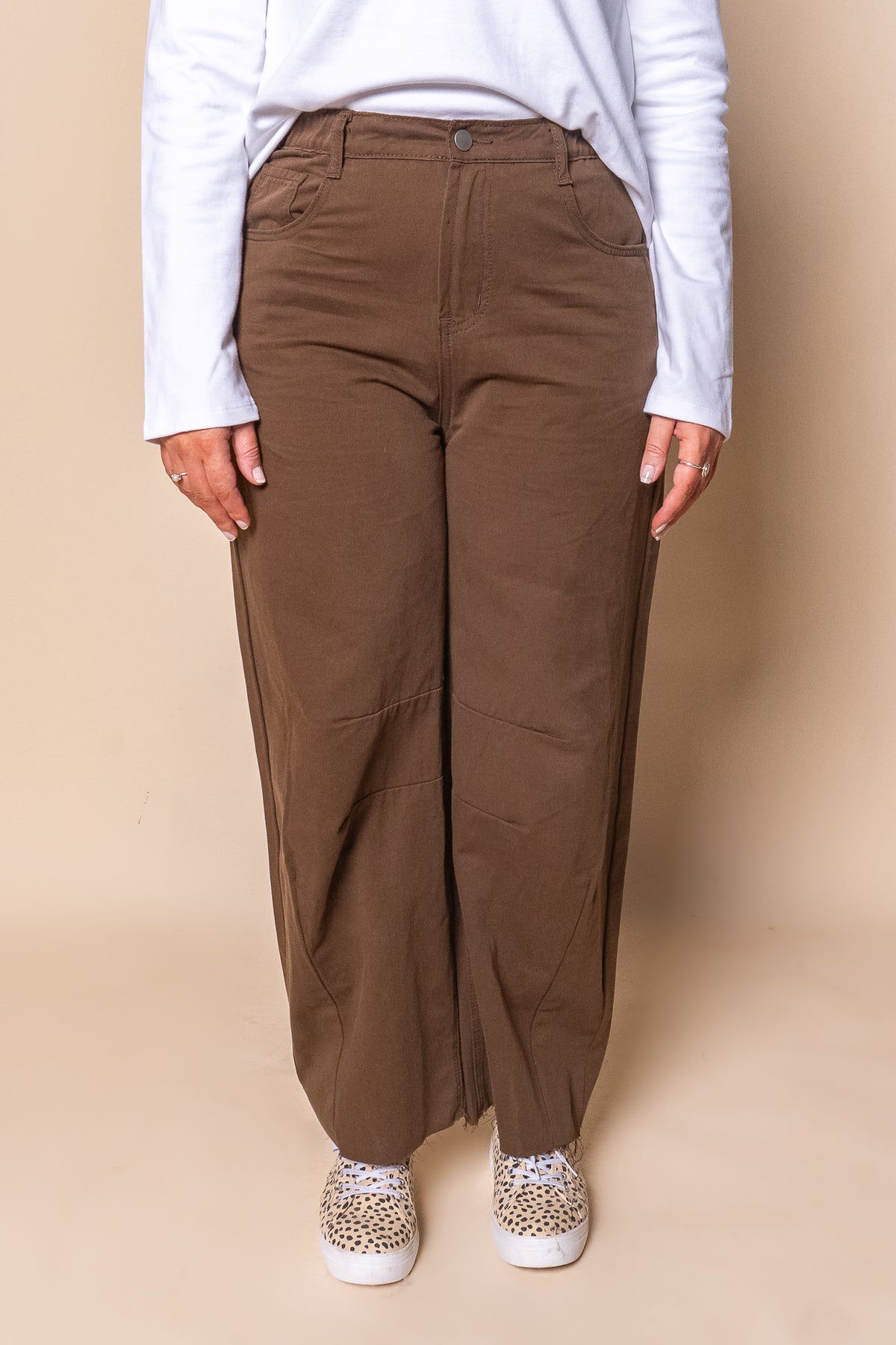 Vinnie Barrel Leg Pants in Chocolate