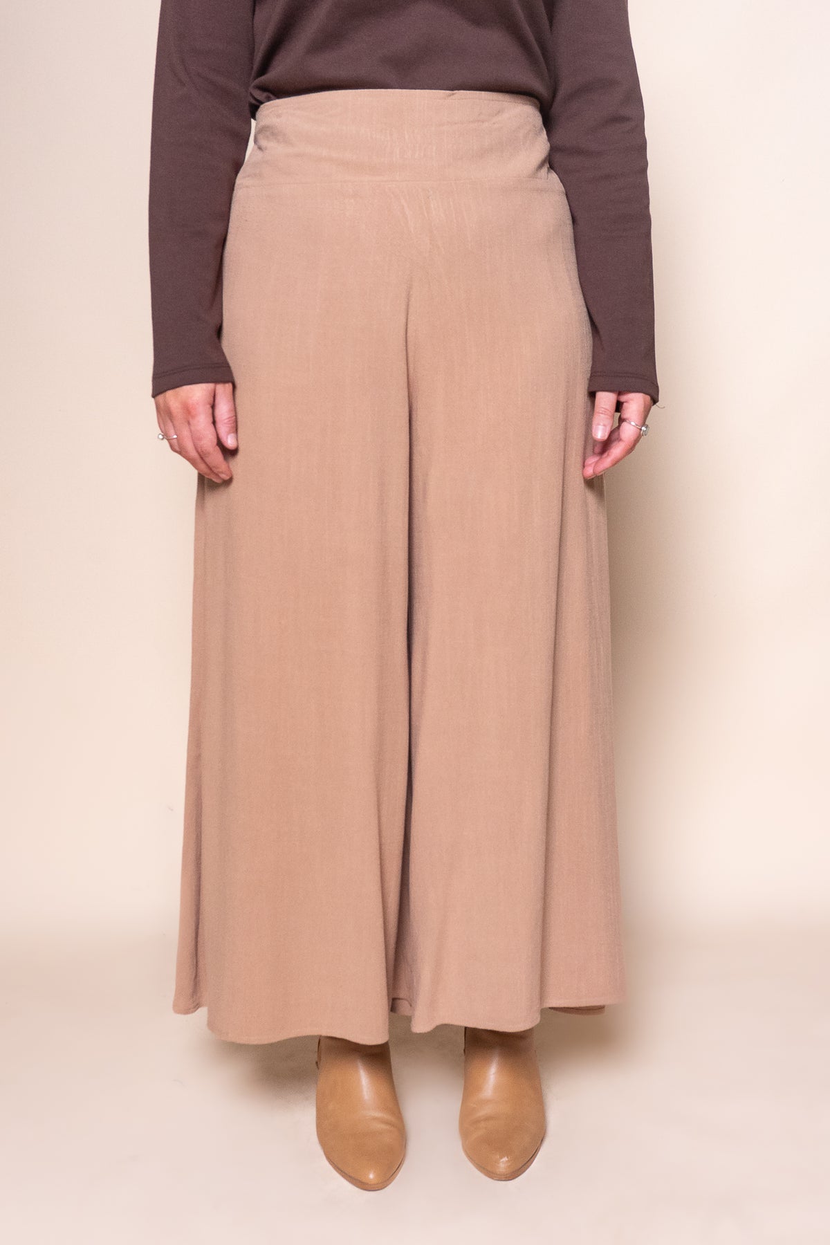 Gisele Wide-Legged Pants in Mocha