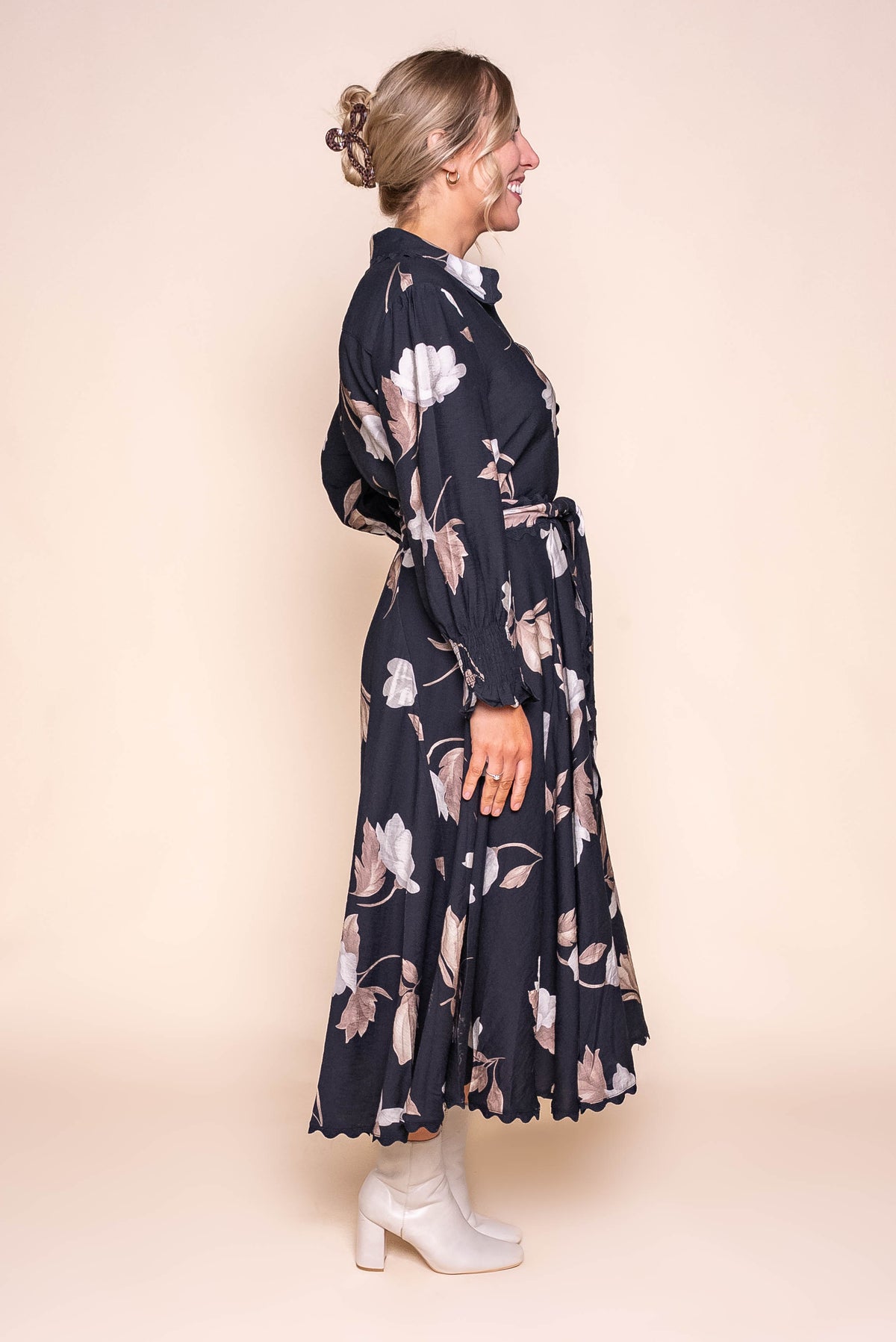 Nicoline Midi Dress in Black