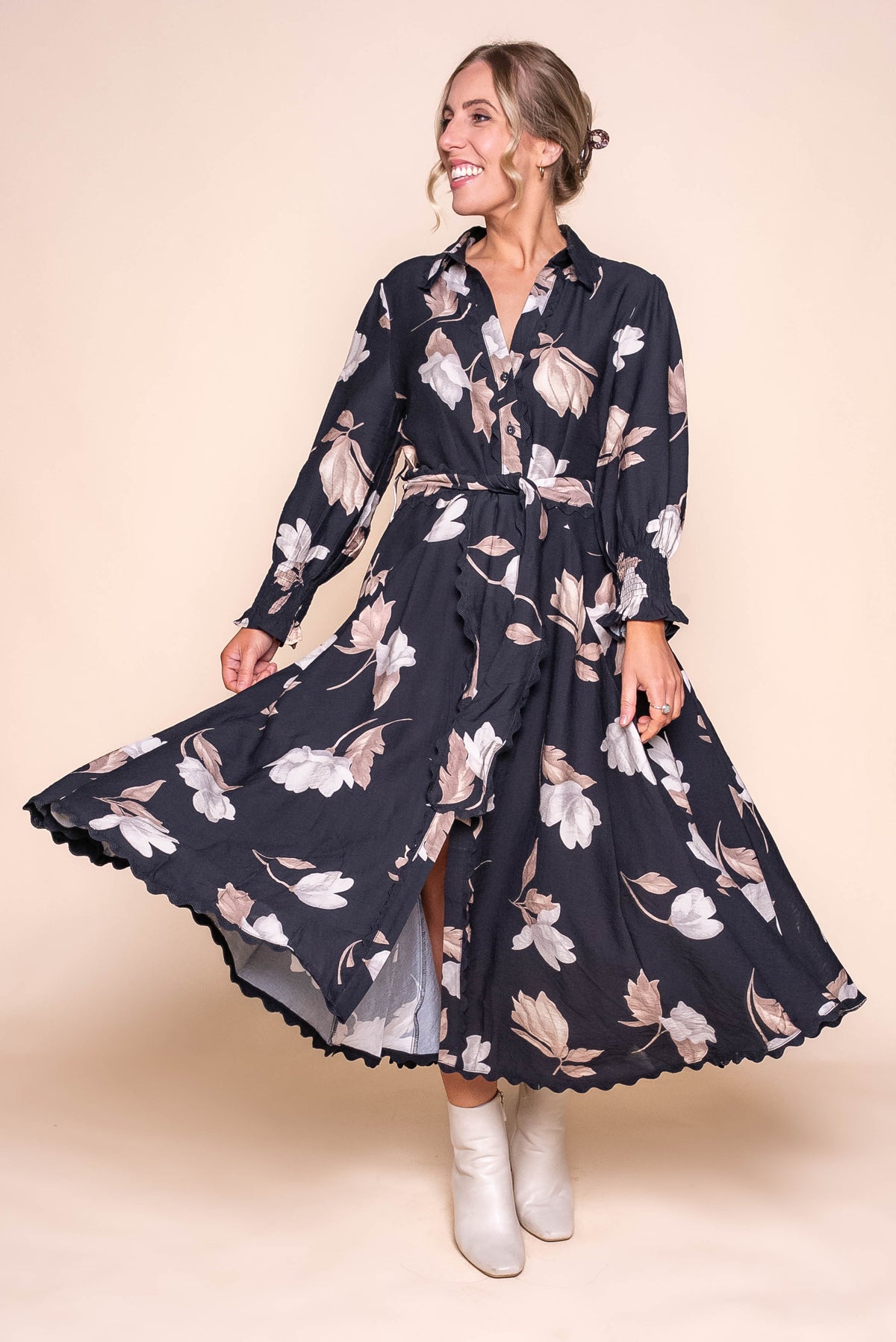 Nicoline Midi Dress in Black