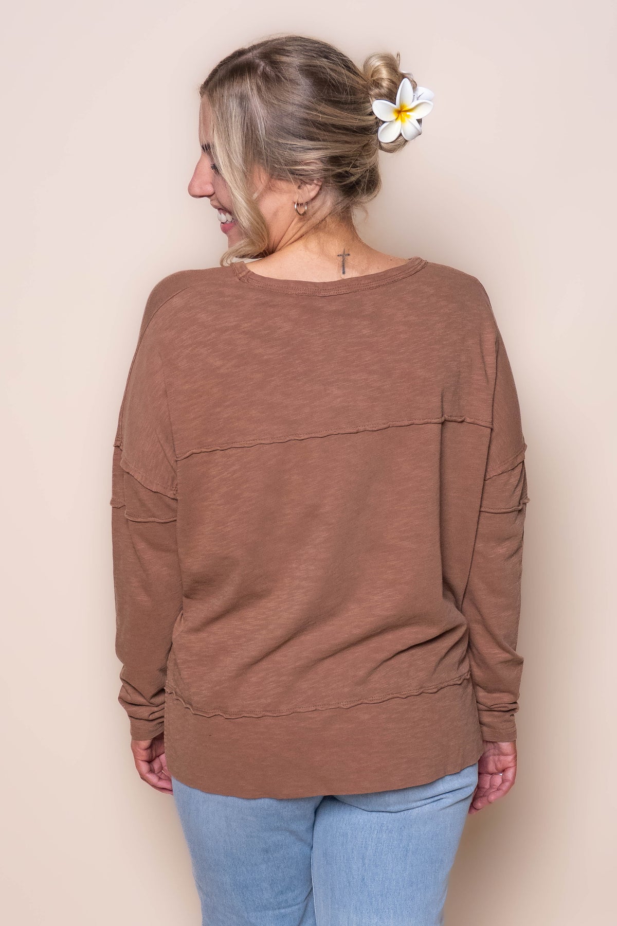 Jayne Throw On Top in Toasted Coconut - Foxwood