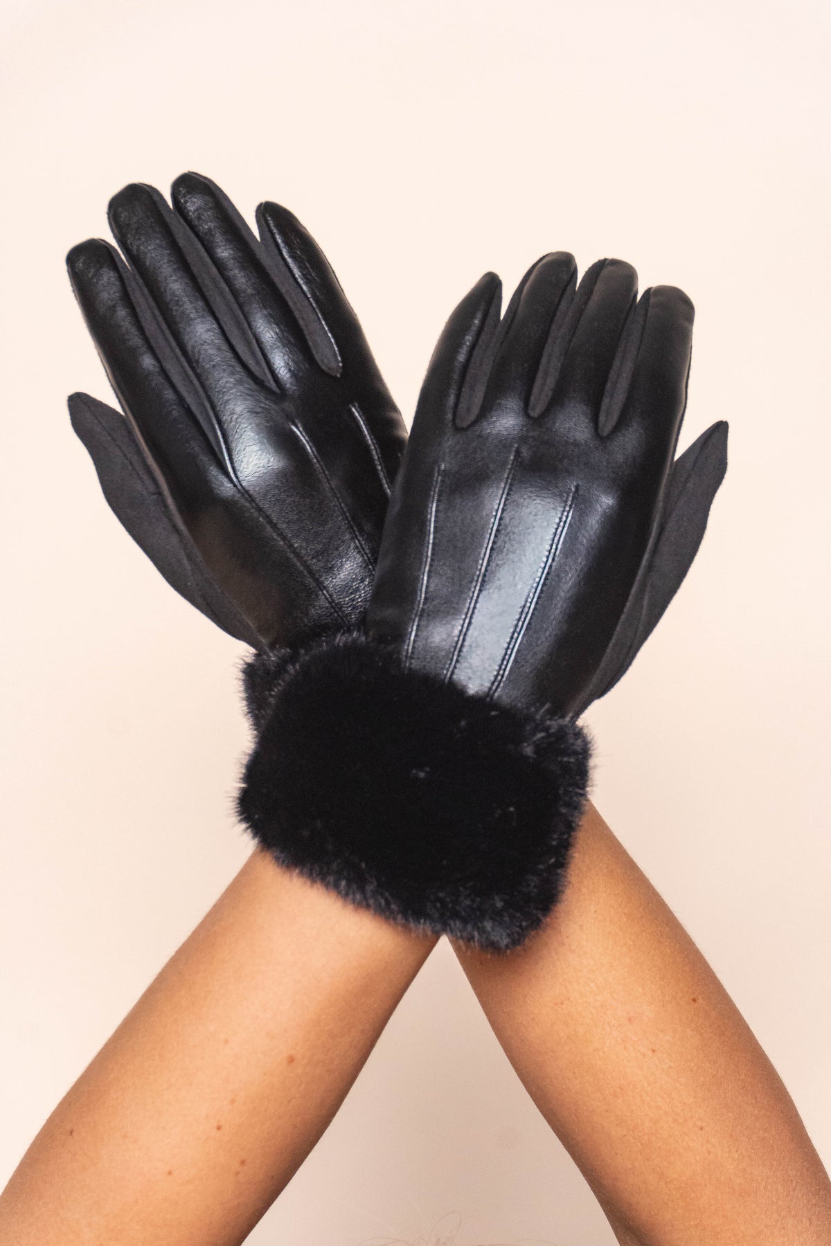 Molly Faux Fur Gloves in Black