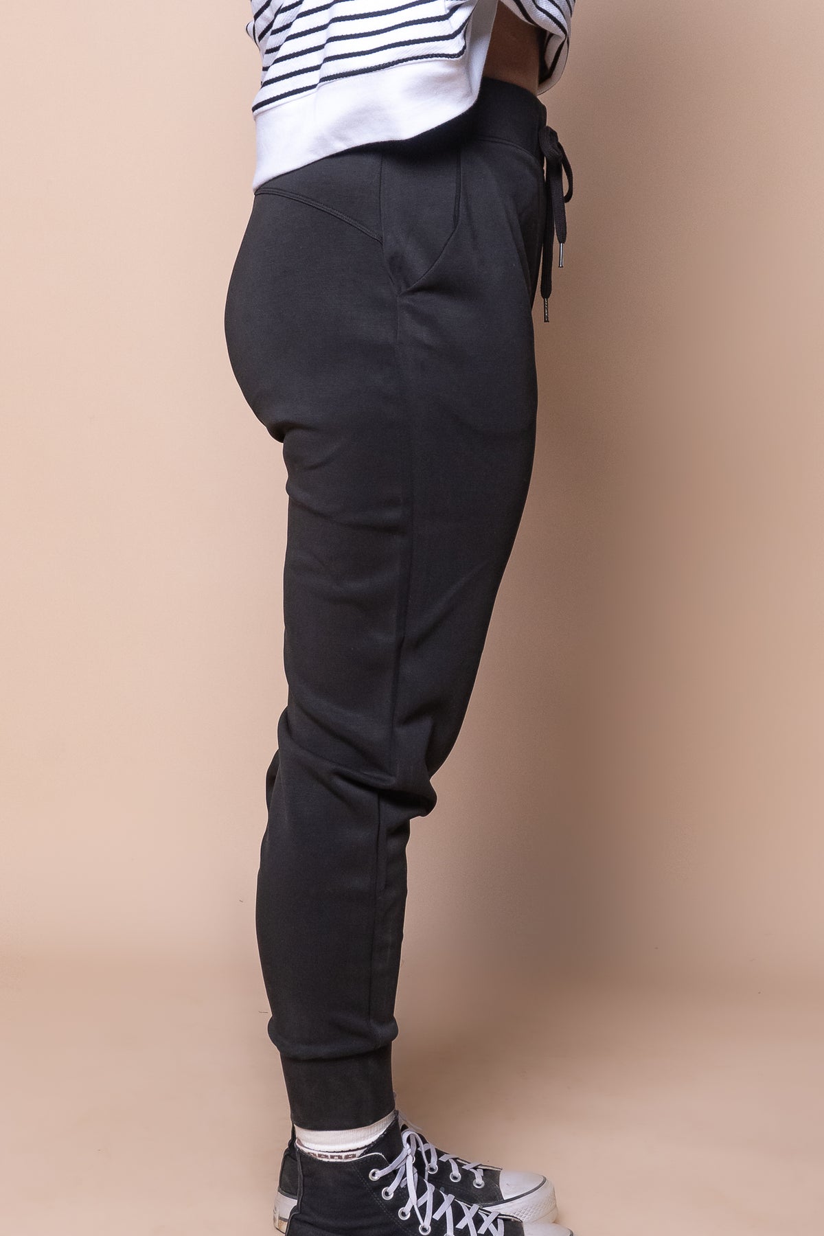 Hail Pants in Black - Foxwood