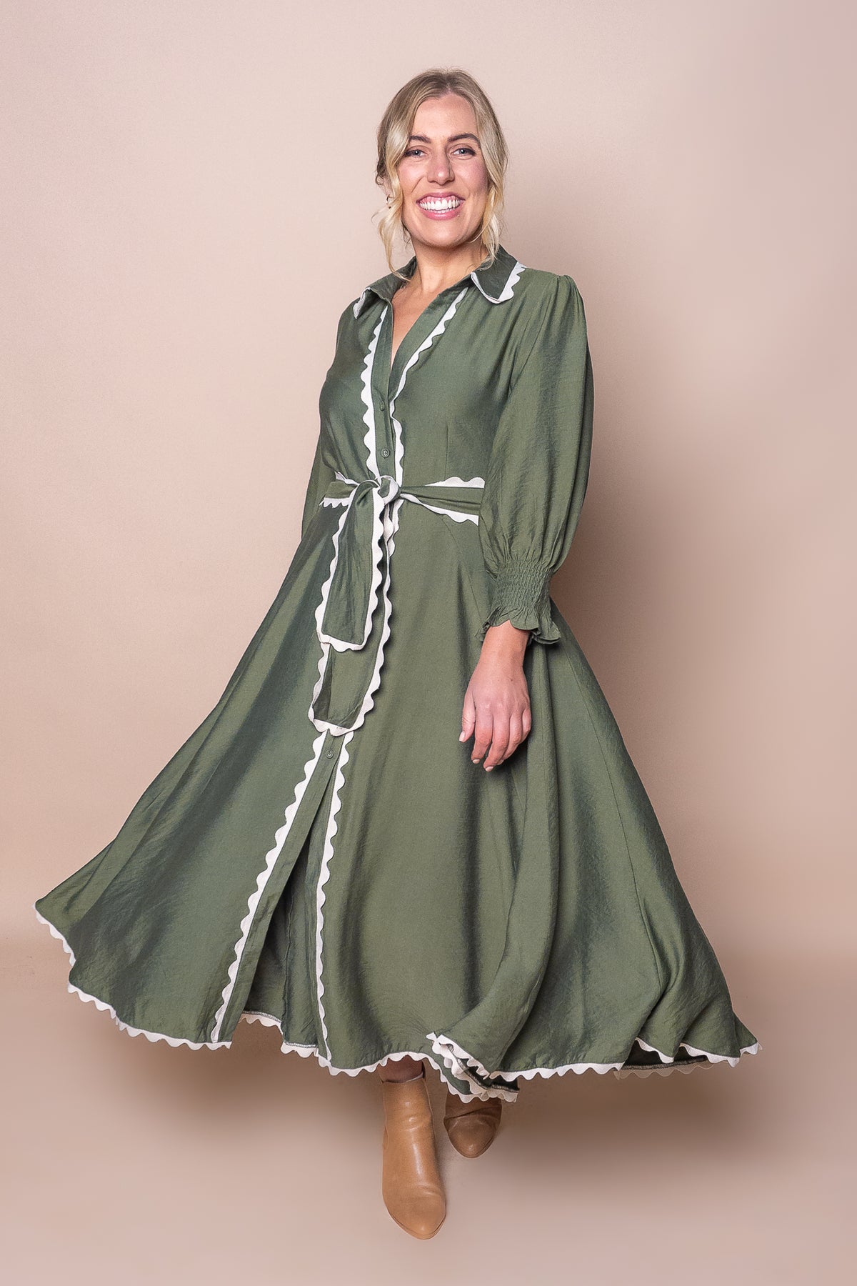 iggy green dress Iggy Azalea Strike a Pose in Fashion Nova Green Sleeveless Knit Dress