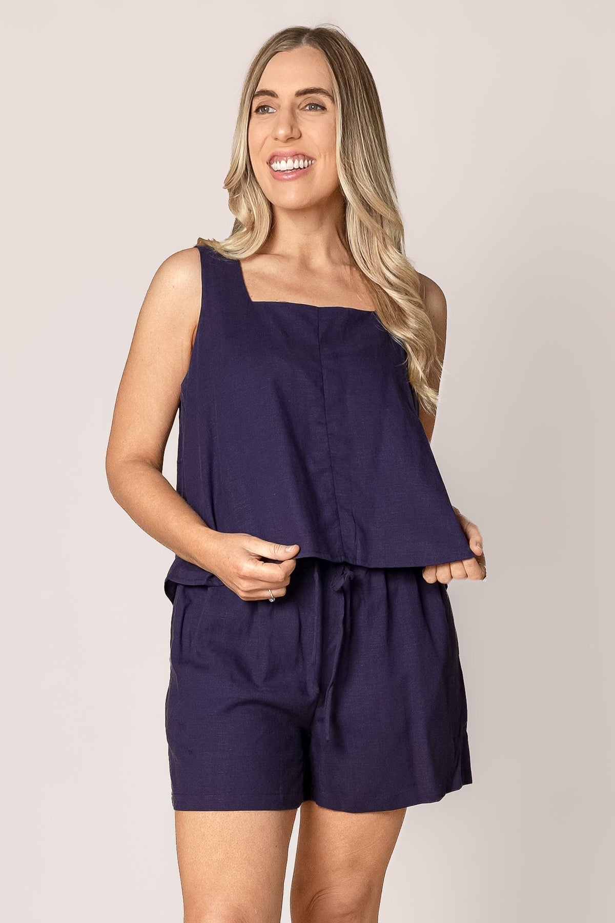 Jamie Linen Top in Navy