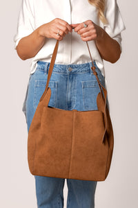 Elin Hobo Bag in Tan - Milla Hart