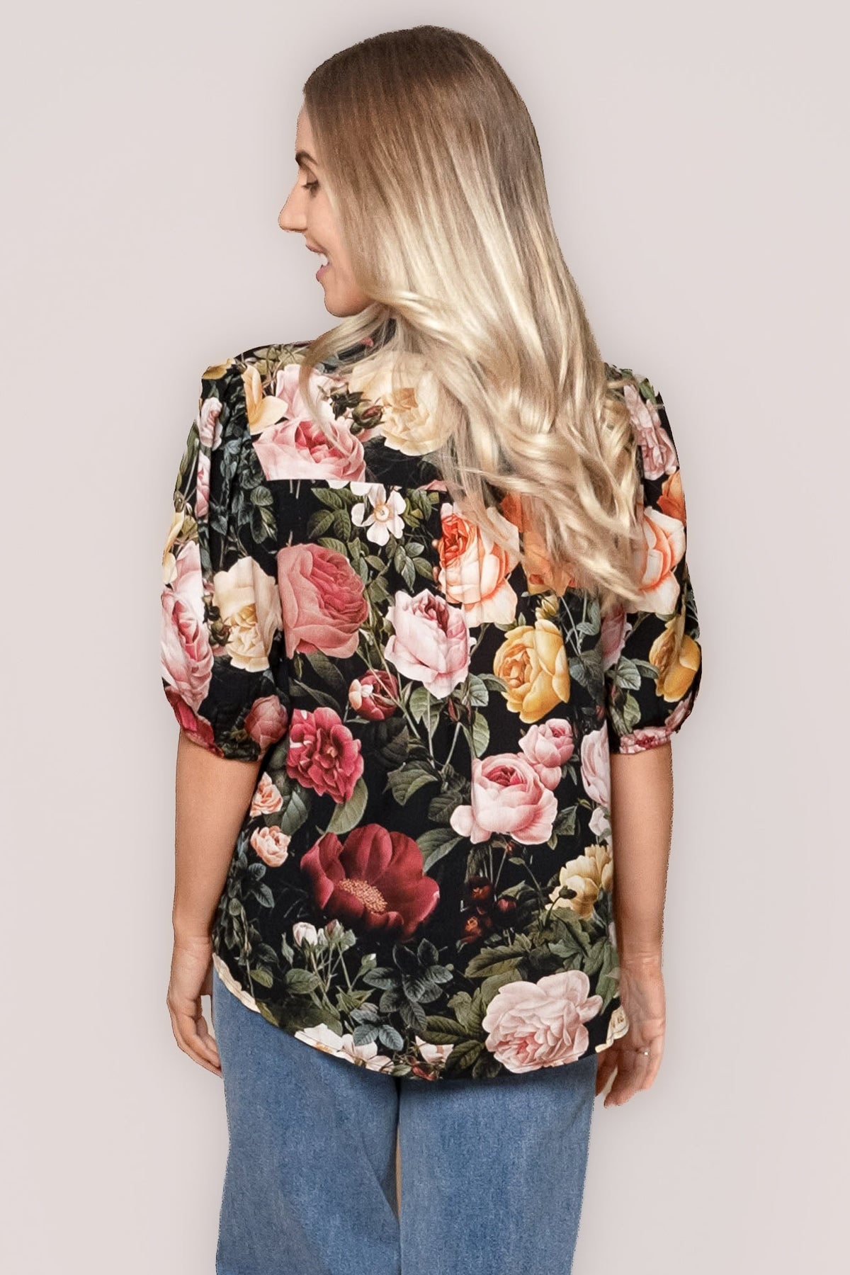 Zilla Floral Top in Black Multi