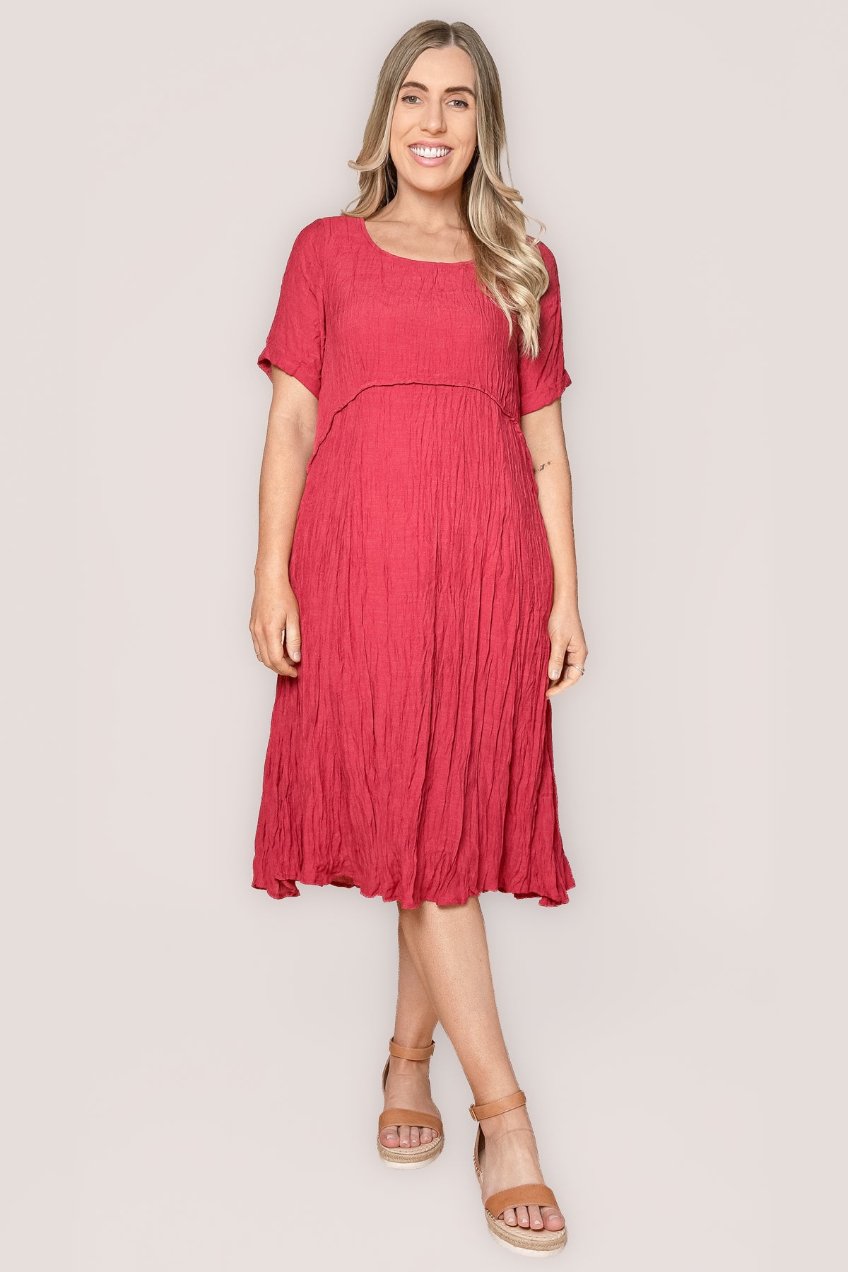 Bianca Crinkled Crepe Dress in Cherry