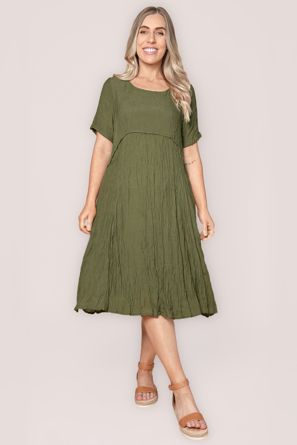 Bianca Crinkled Crepe Dress in Khaki