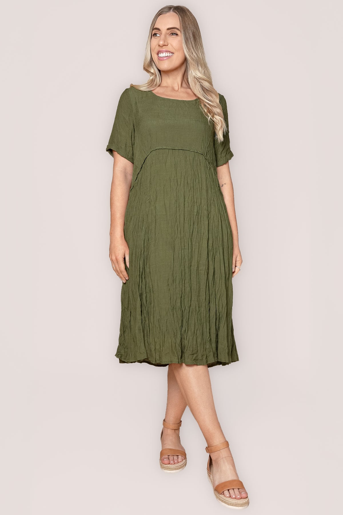 Bianca Crinkled Crepe Dress in Khaki