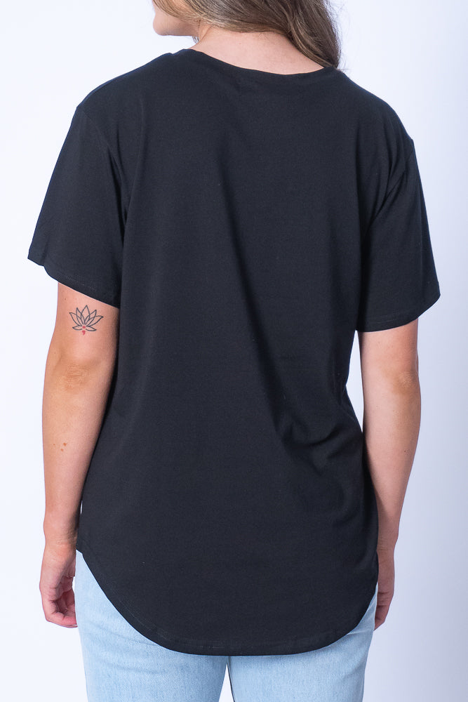 Nelly Tee in Black